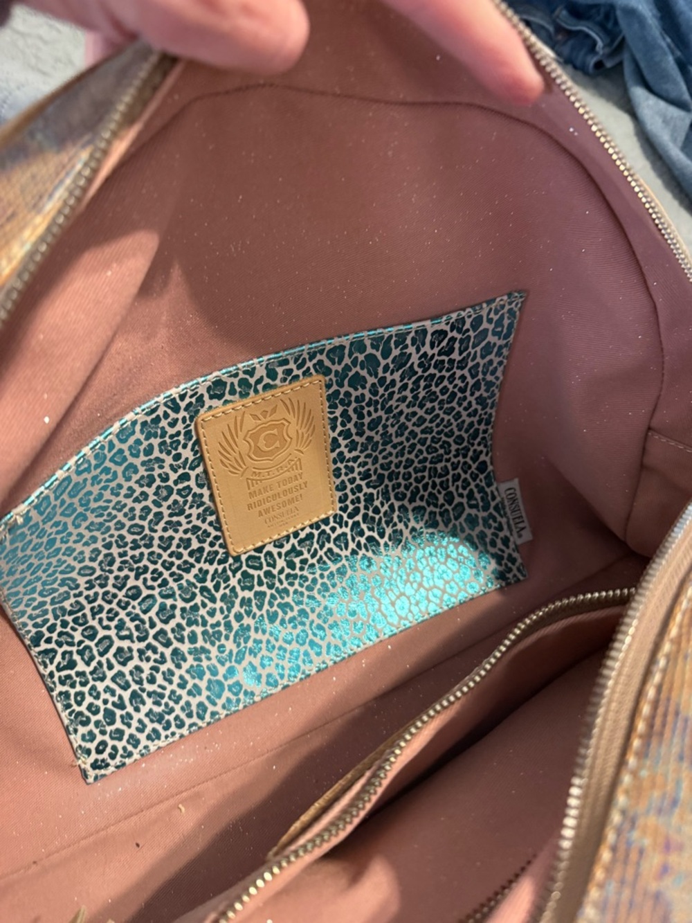Consuela Iridescent Gloria commuter bag - Picture 3 of 12